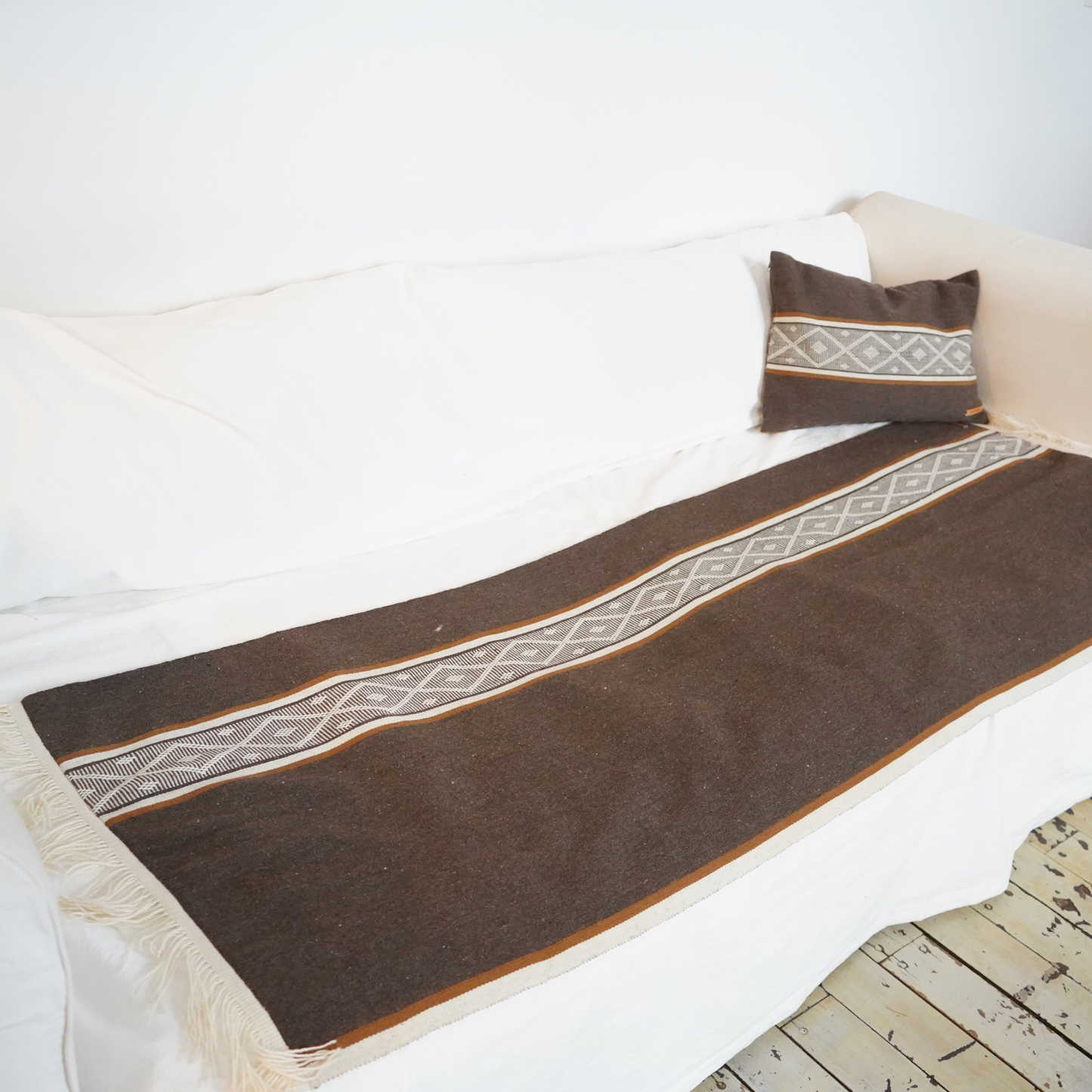 D'och cushion cover |Llama | Natural and Yellow