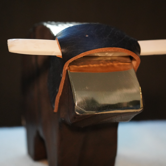 Toro Waka  | Madera, Alpaca y Asta |  Varios