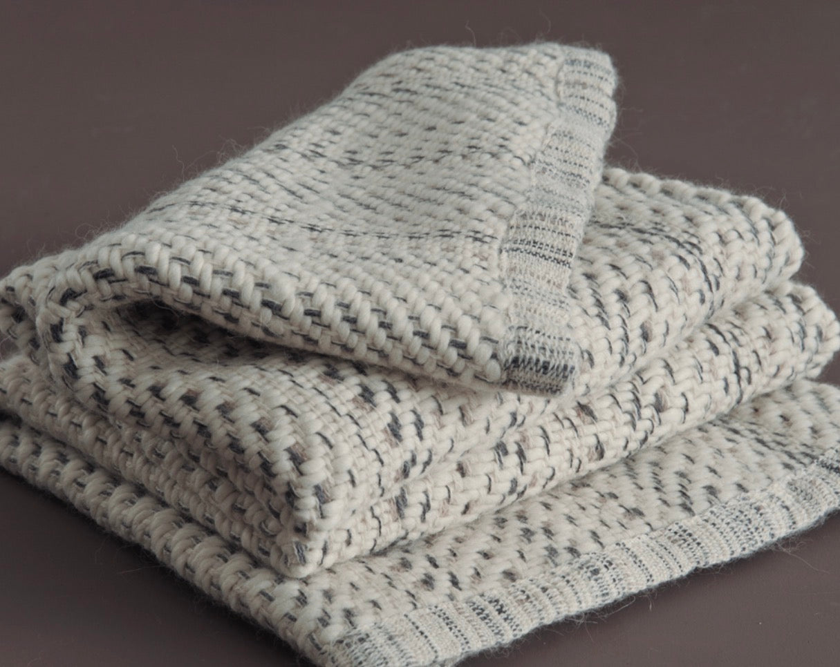 Manta Demulken | 100% Baby Alpaca