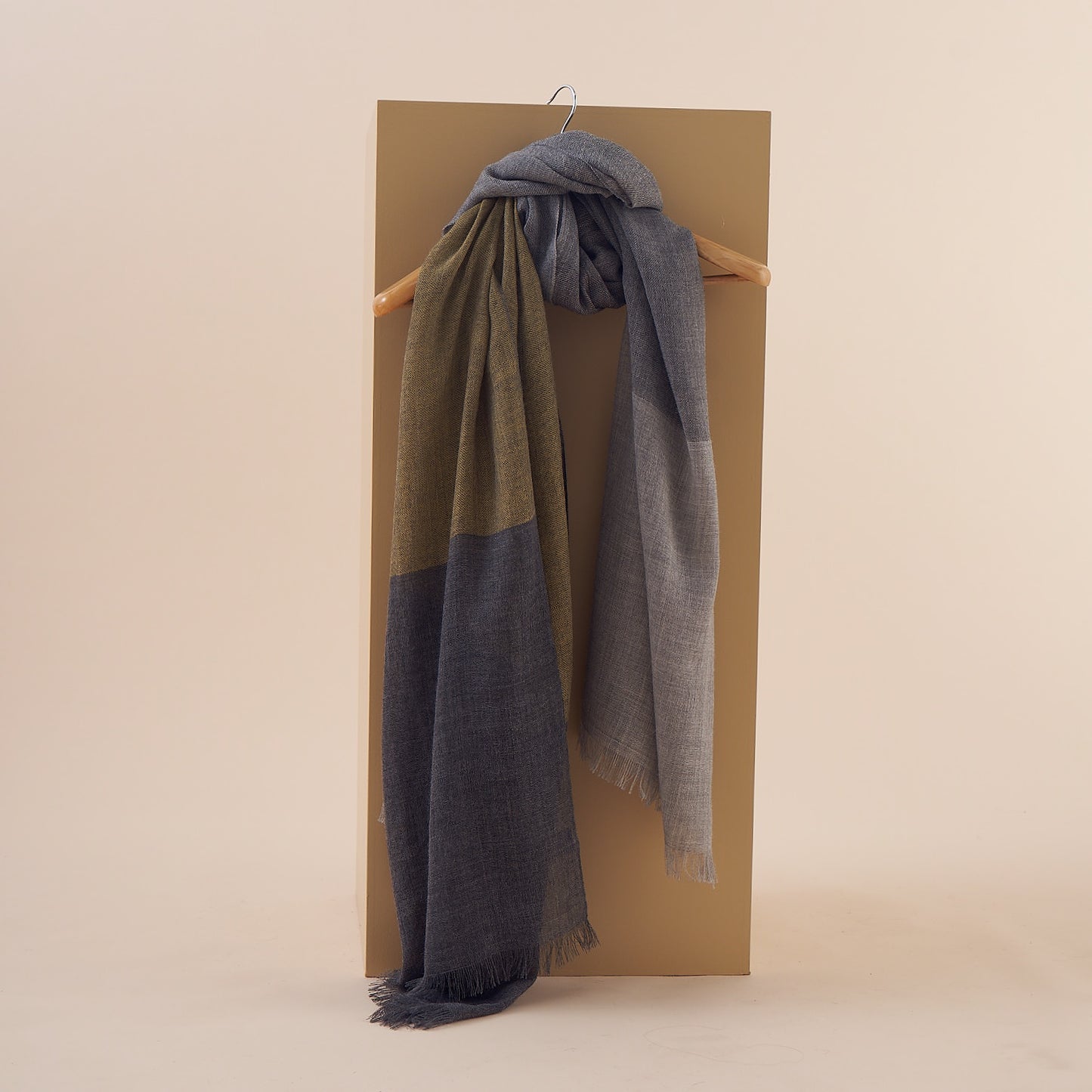 Chal Amathilde | Baby Alpaca | Gris & Amarillo