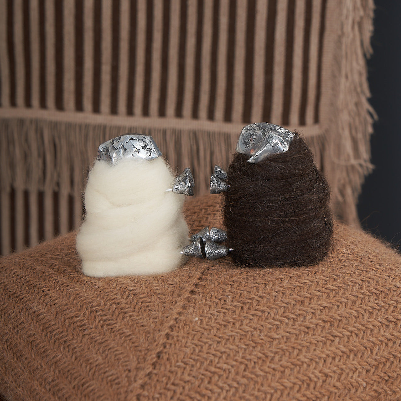 Oveja lhan'ayij | Merino con apliques de Aluminio | Blanca o Negra