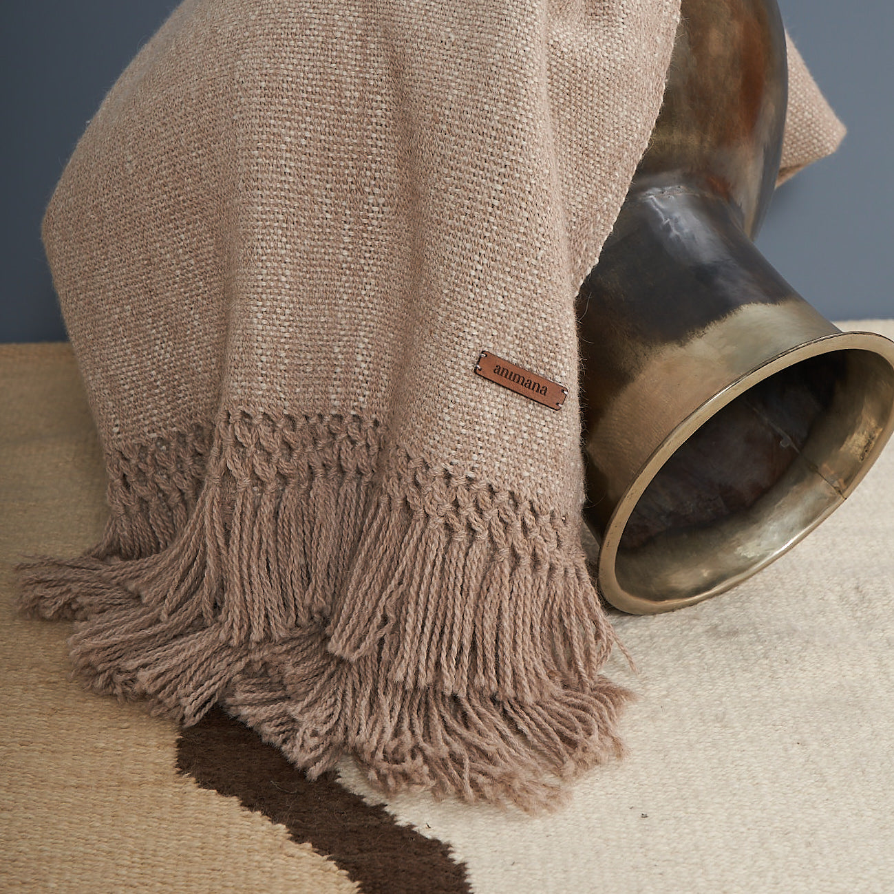 Manta Nicolasa | Baby Llama | Beige & Natural