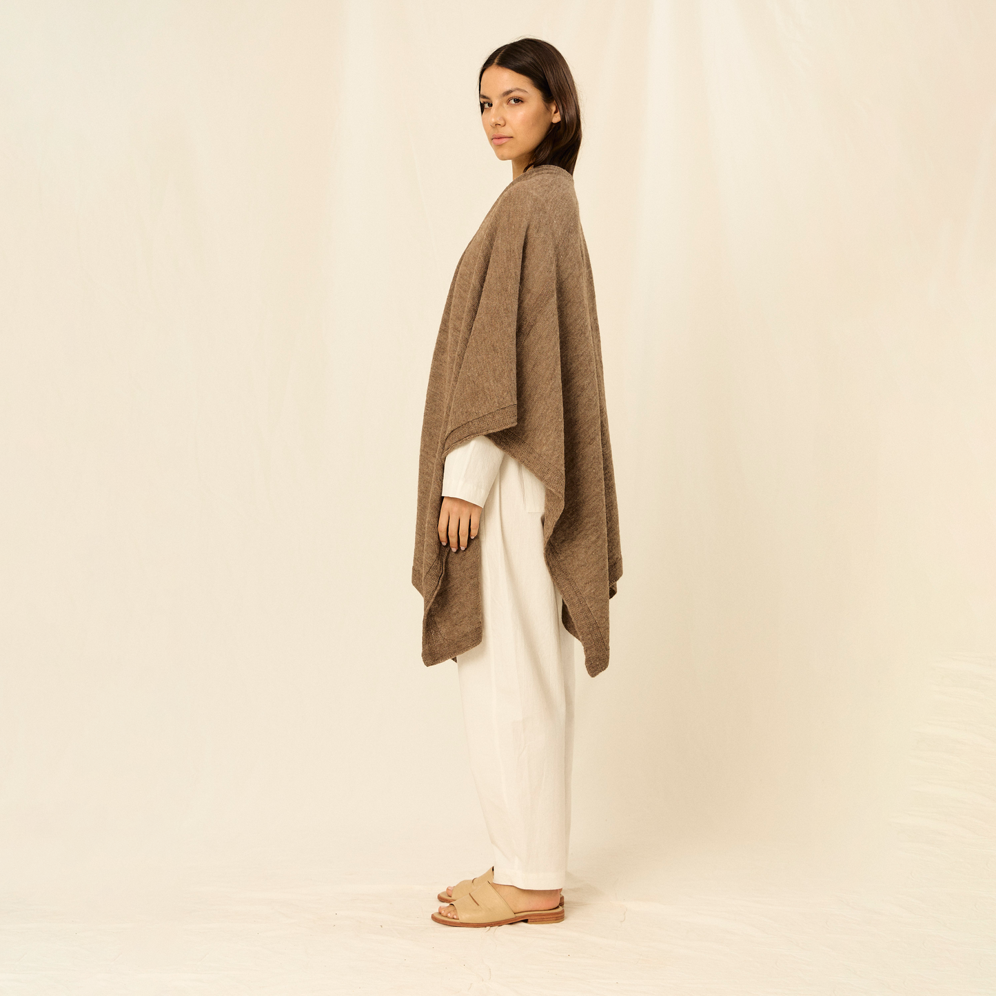 Ruana Marina | Llama & Merino | Pecán