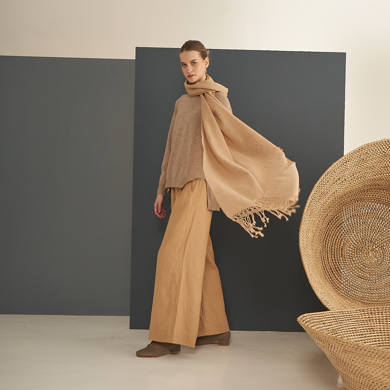 Shawl Alpage | Baby Llama | Shades of beige and natural