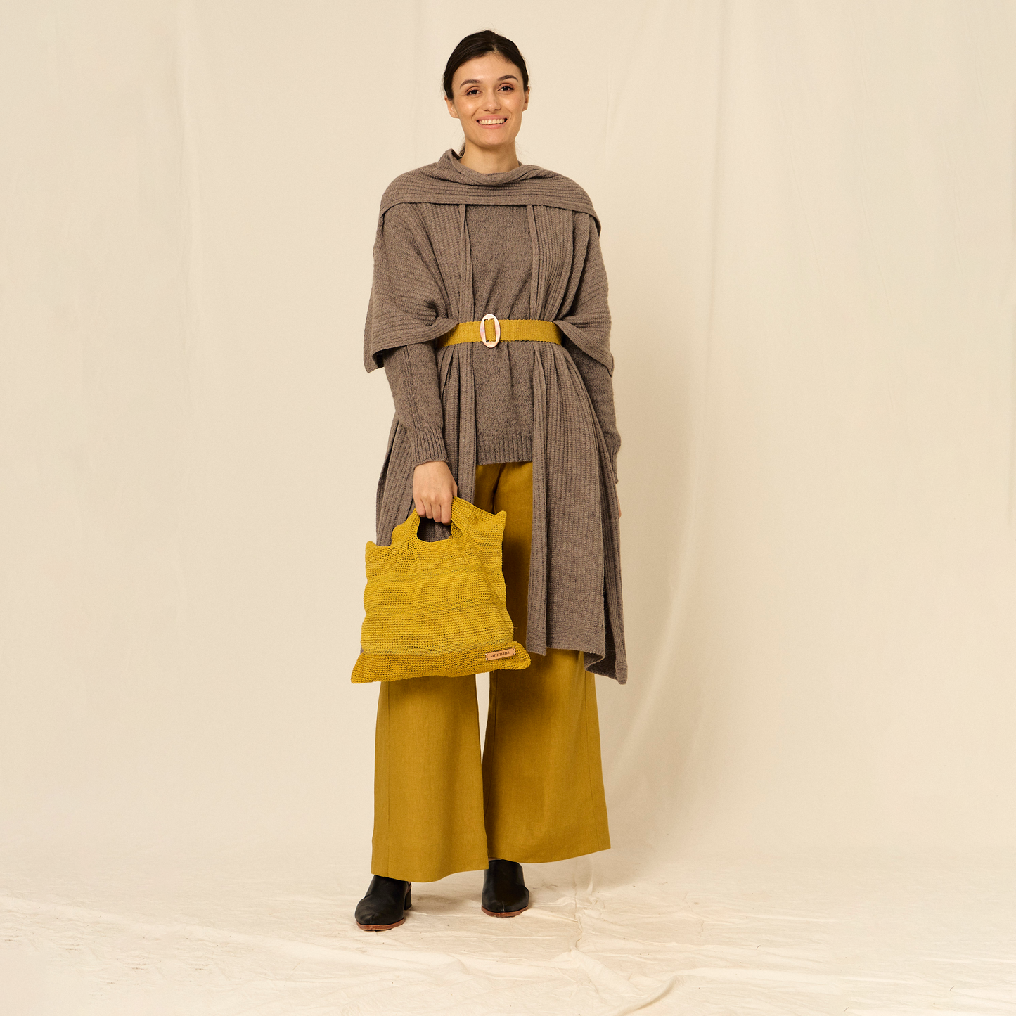 Ruana Lara | Algodón, Llama & Merino | Taupe