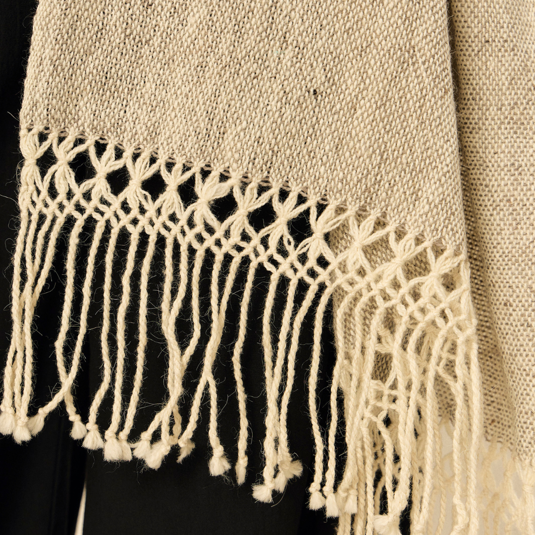 Ruana Victoria | Baby Llama | Natural & Gris