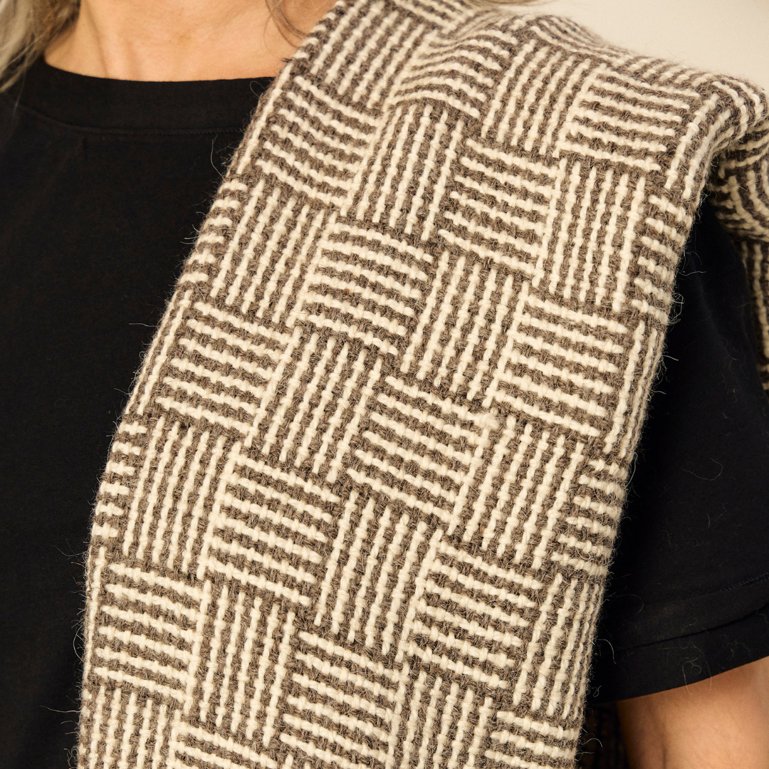 Nicolasa Shawl | Baby Llama | Roof tile