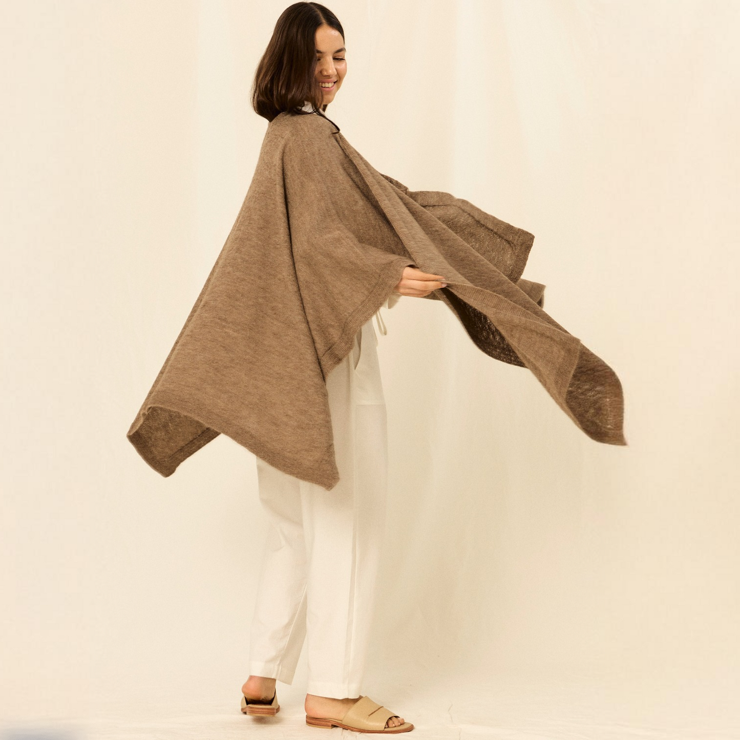 Ruana Marina | Llama & Merino | Pecán