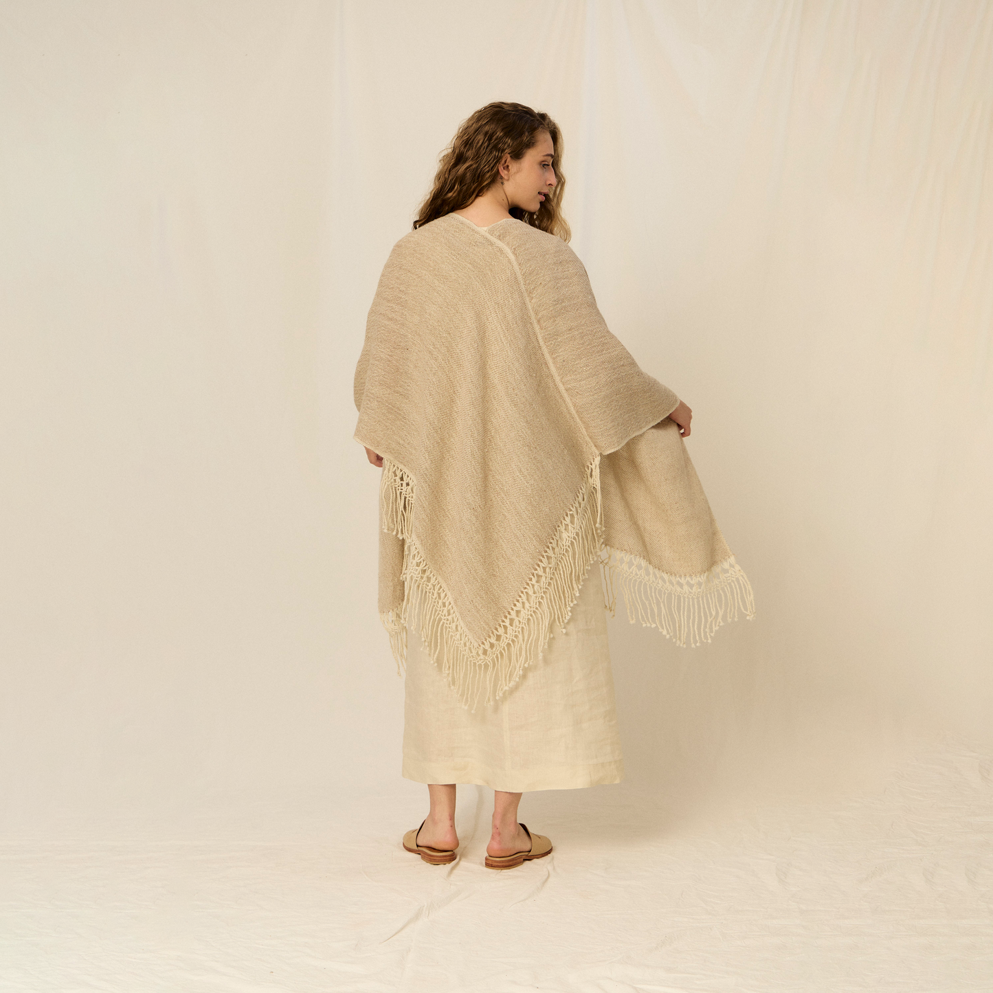 Ruana Victoria | Baby Llama | Natural & Beige
