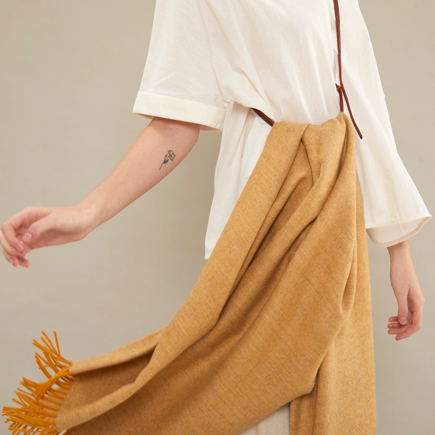 Dabria Belt/Blanket Holder | Leather | Brown