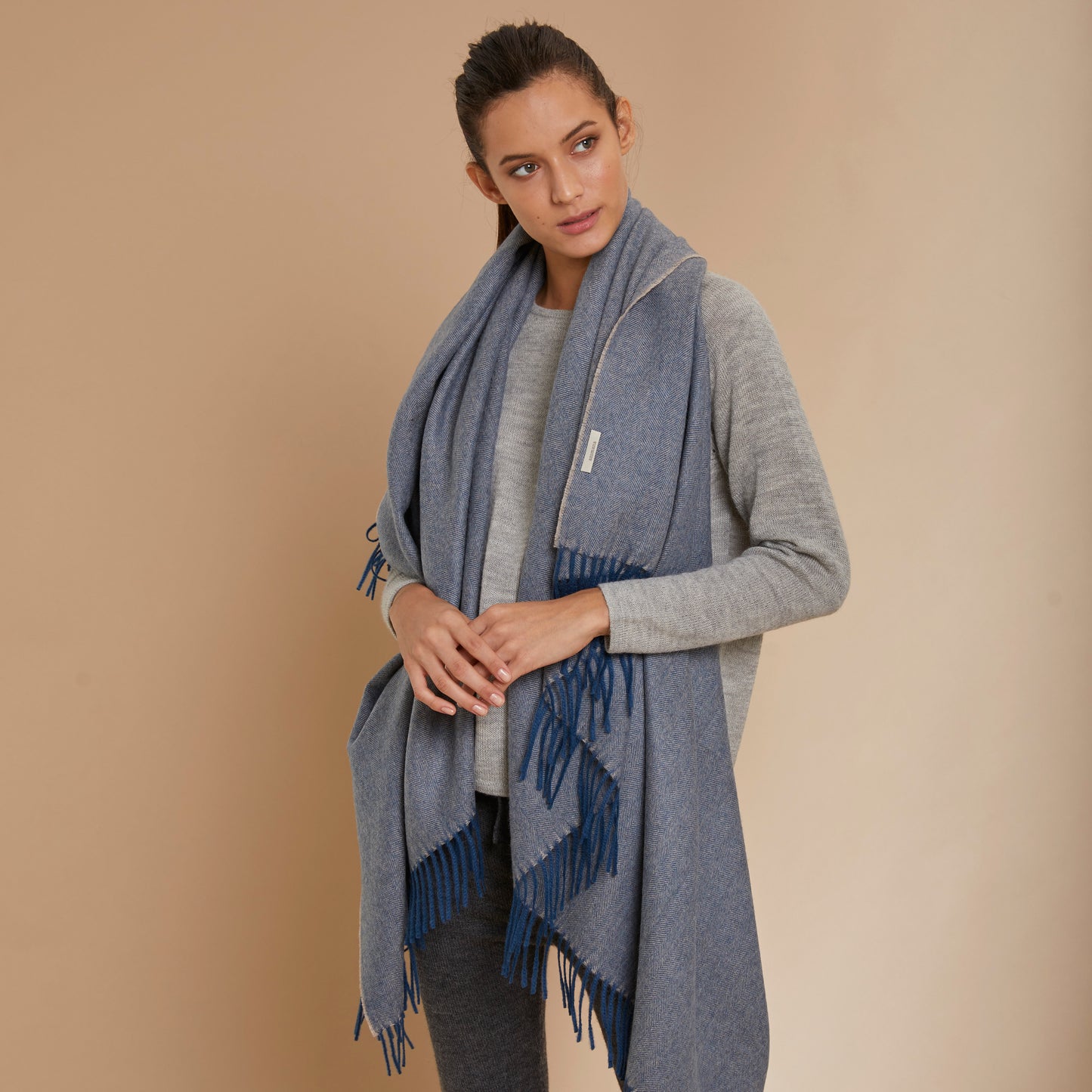 Manta de Viaje Dagne | Baby Alpaca | Azul