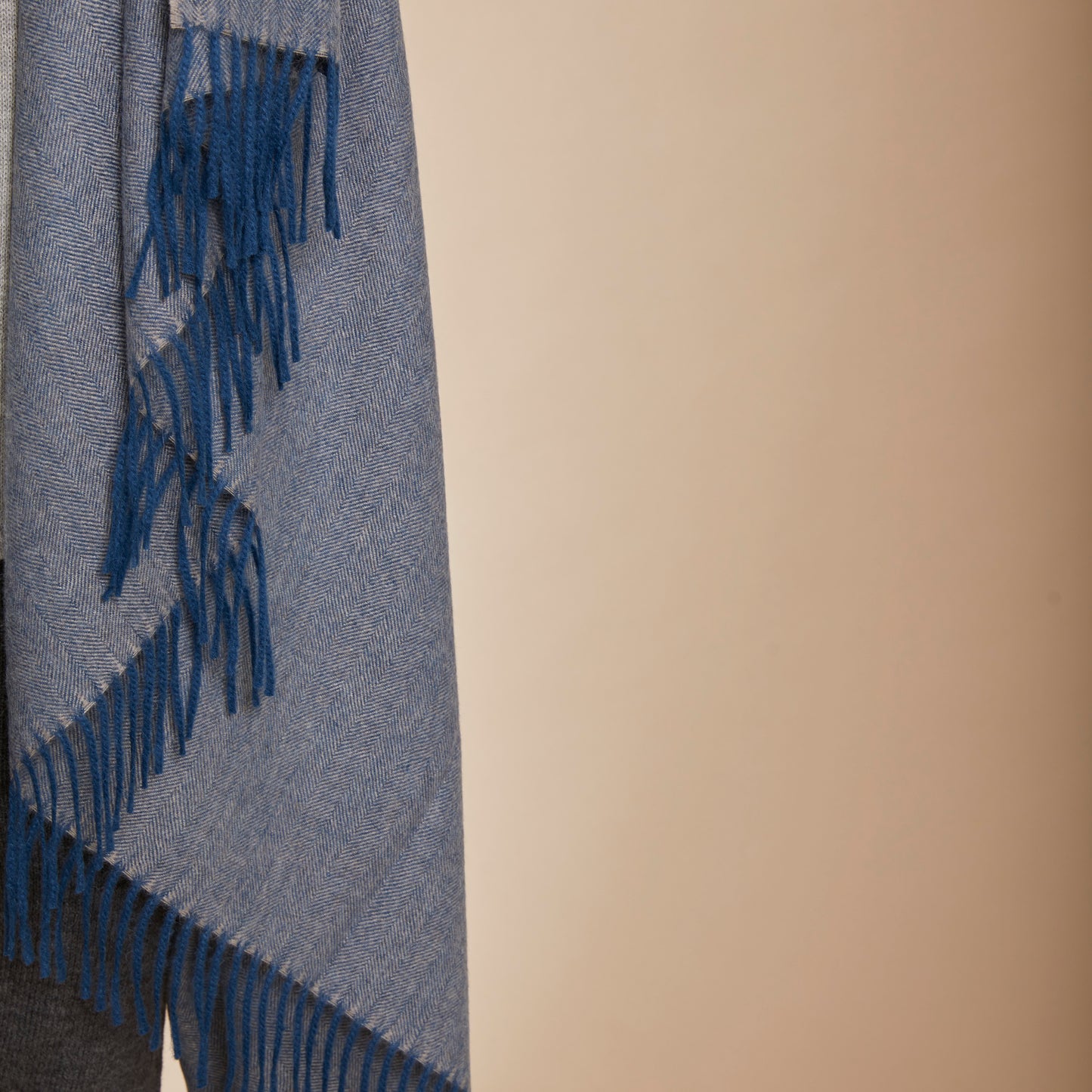 Manta de Viaje Dagne | Baby Alpaca | Azul