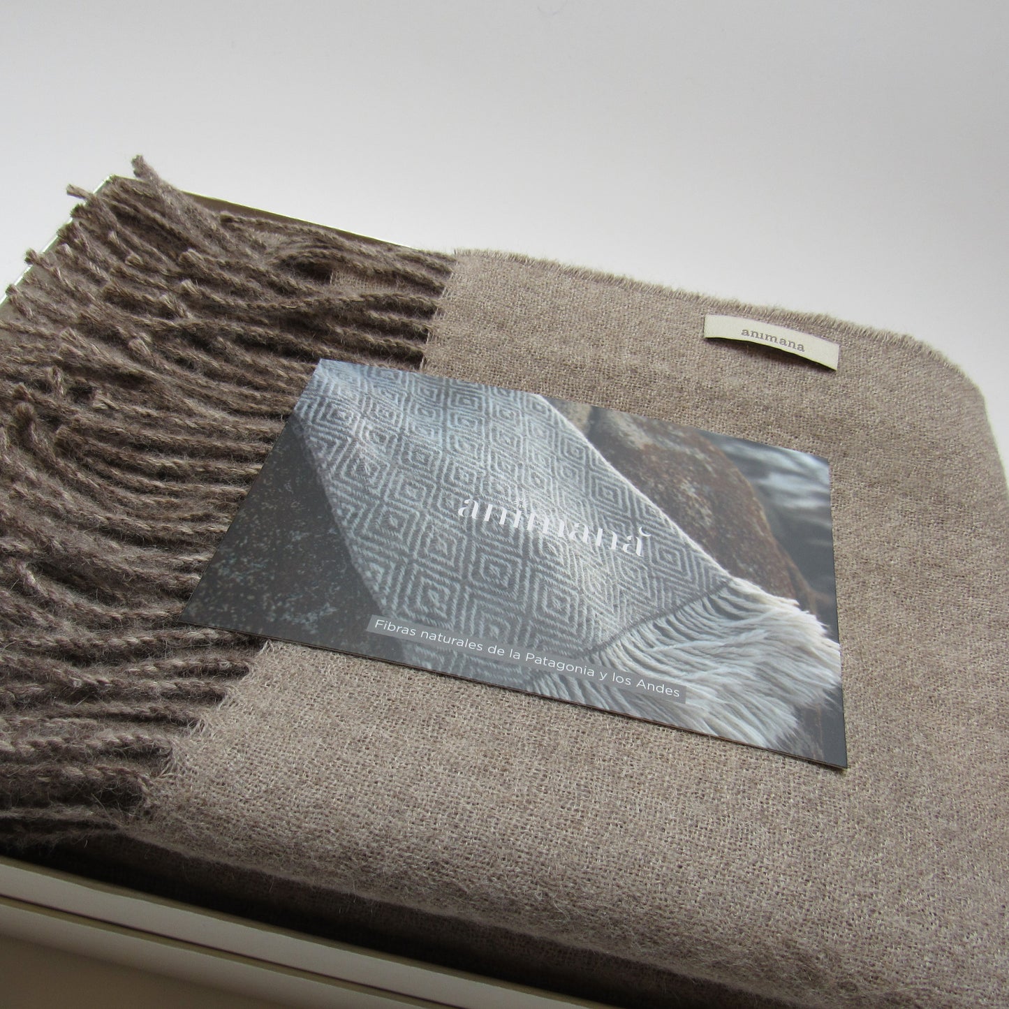 Caja Grande | Mantas & Sweaters | Champagne