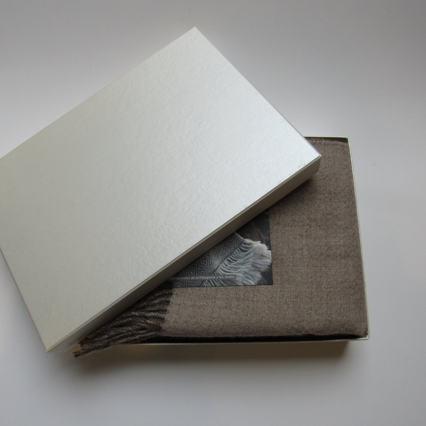 Caja Grande | Mantas & Sweaters | Champagne