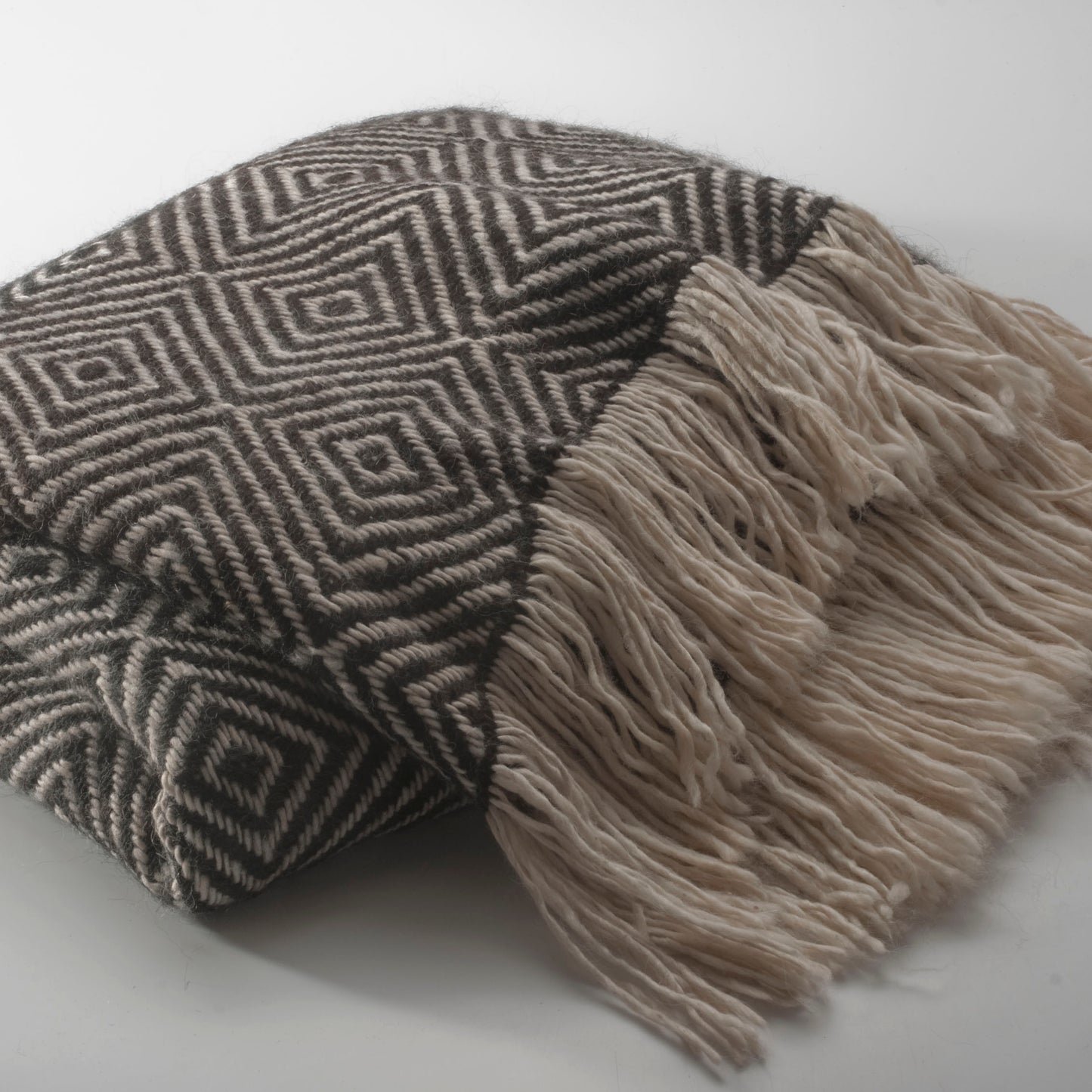 Manta Different | Baby Llama | Natural & Taupe