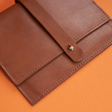 Virginia Document Holder | Vegetable tanned cowhide | Brown