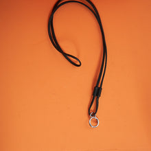 Maiu Keychain | Vegetable tanned leather | Black