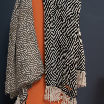 Manta Different | Baby Llama | Natural & Taupe