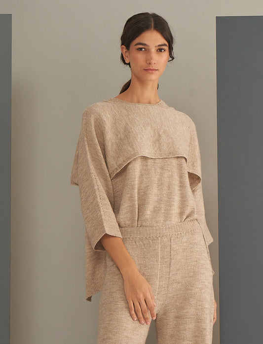 Sweater Poncho Corto María  | 50% Baby Llama, 50% Lana Merino