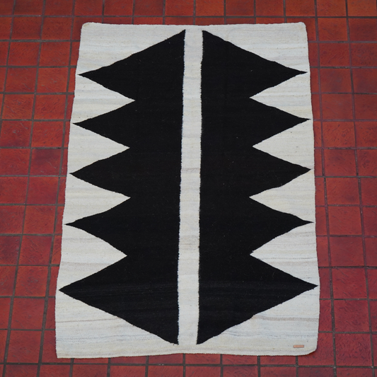Alfombra Picos | Oveja | Natural y Negro