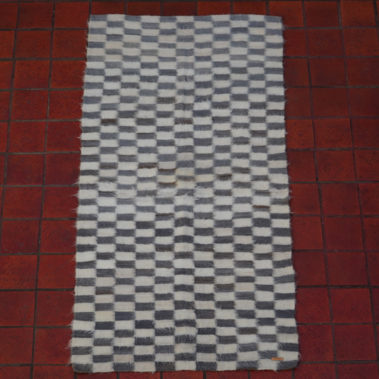 Alfombra Curi-Curi | Llama | Gris y Natural