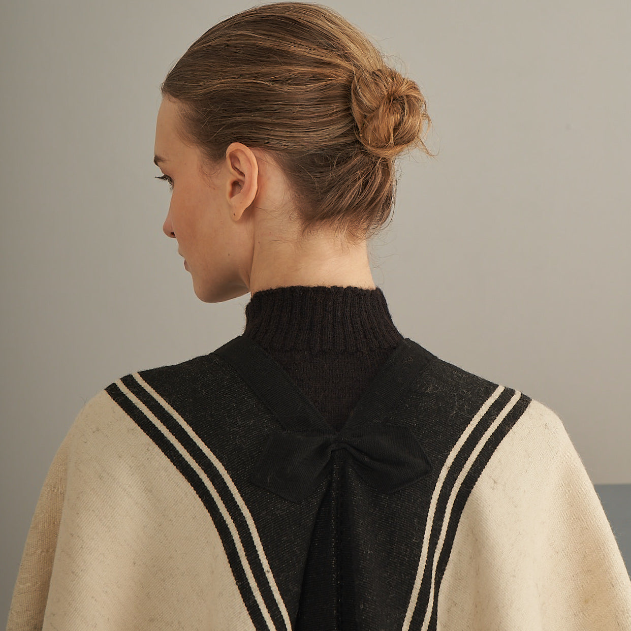 Poncho Zoilo| Llama | Blanco y Negro
