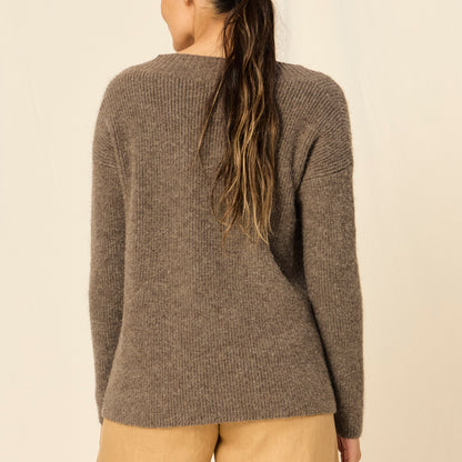 Sweater Augusta | Llama, Merino & Algodón | Taupe