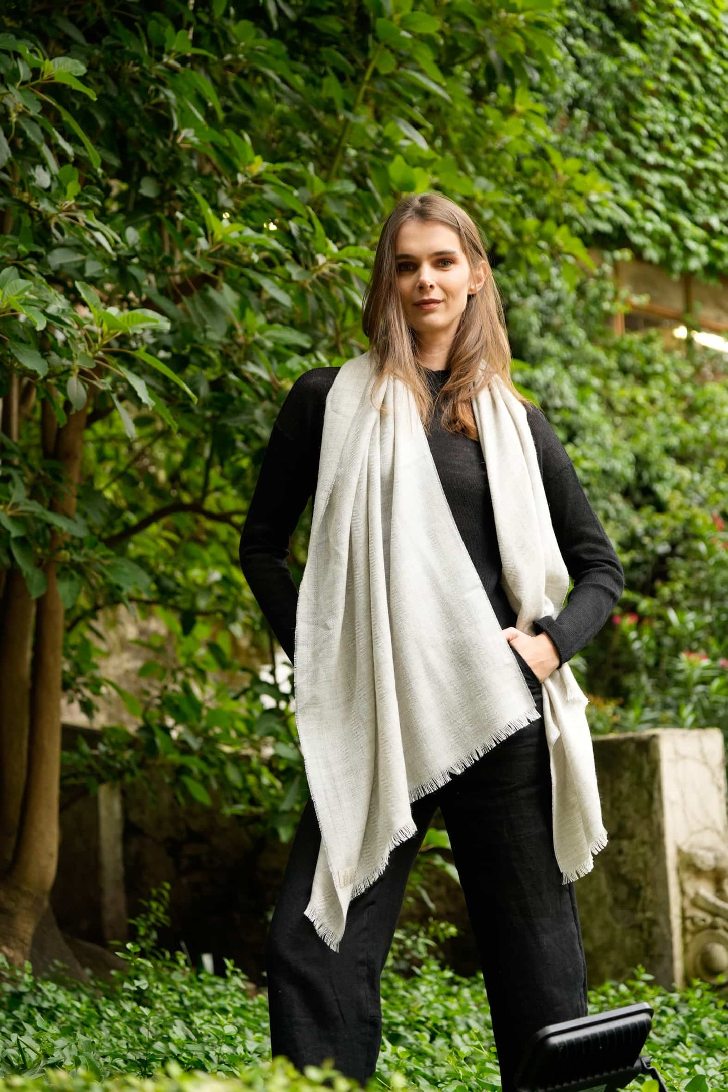 Chal Faustina I 70% Baby Alpaca · 30% Seda natural