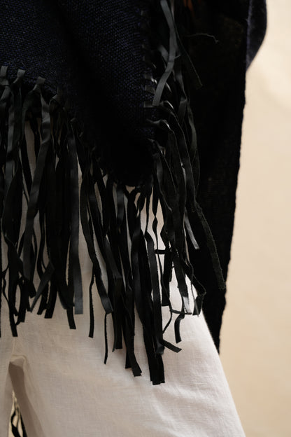 Ruana Afazul| 100% Baby Alpaca, Flecos en Cuero