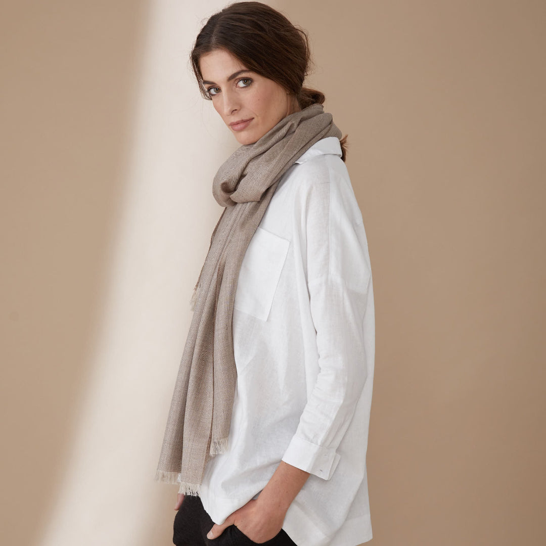 Chal Faustina I 70% Baby Alpaca · 30% Seda natural