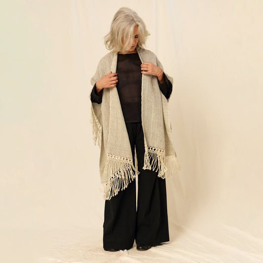 Ruana Victoria | Baby Llama |  Natural & Gris